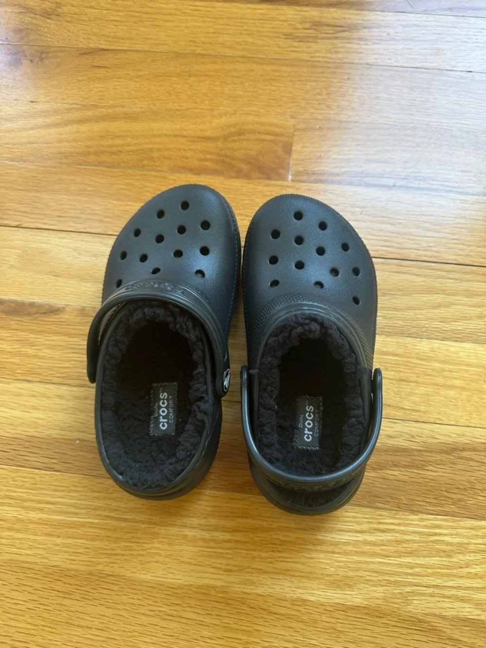 CROCS Kids Black Fuzzy-Lined Clogs